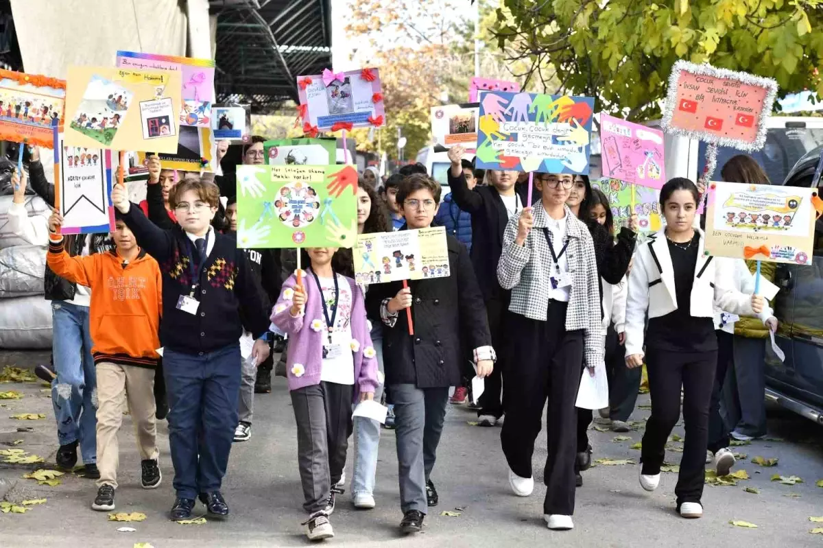 Ankara Büyükşehir Belediyesi Çocuk Meclisi, Dünya Çocuk Hakları Günü’nde Basın Açıklaması Yaptı