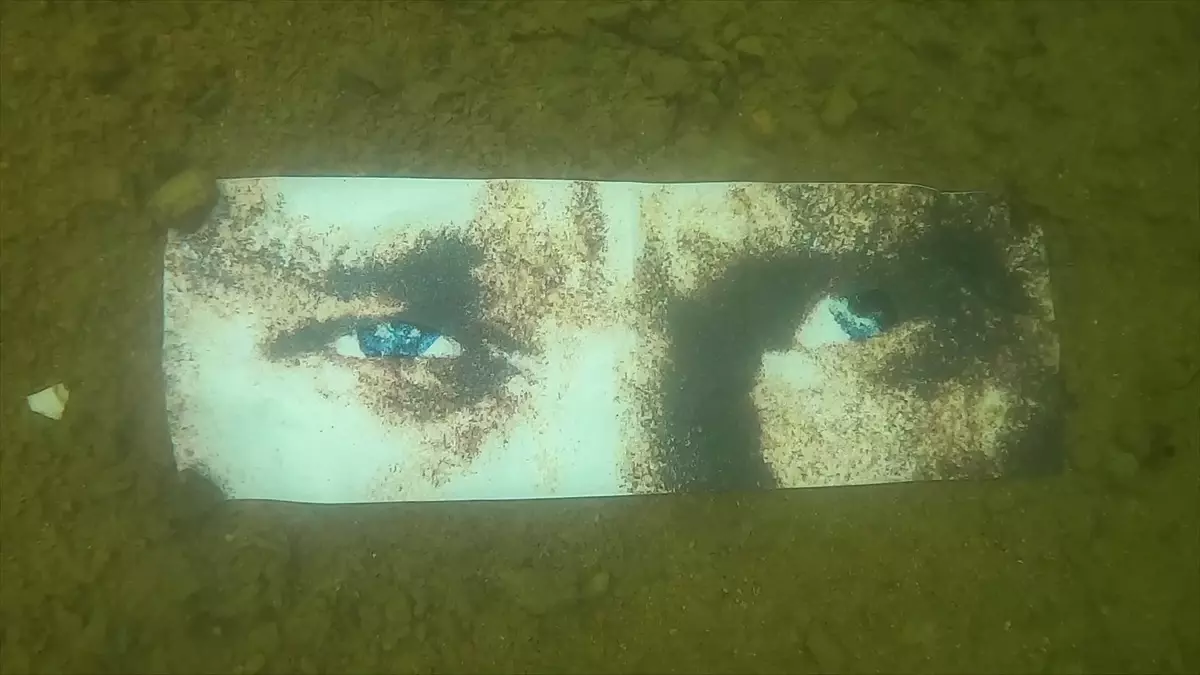 Elazığ’da Atatürk’ü Su Altında Andılar