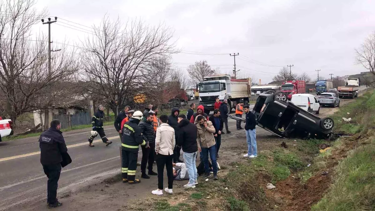 Çorlu’da Takla Atan Araçta İki Yaralı