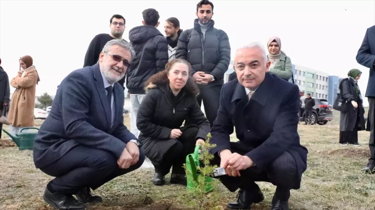 KLÜ’de Fidan Dikim Etkinliği