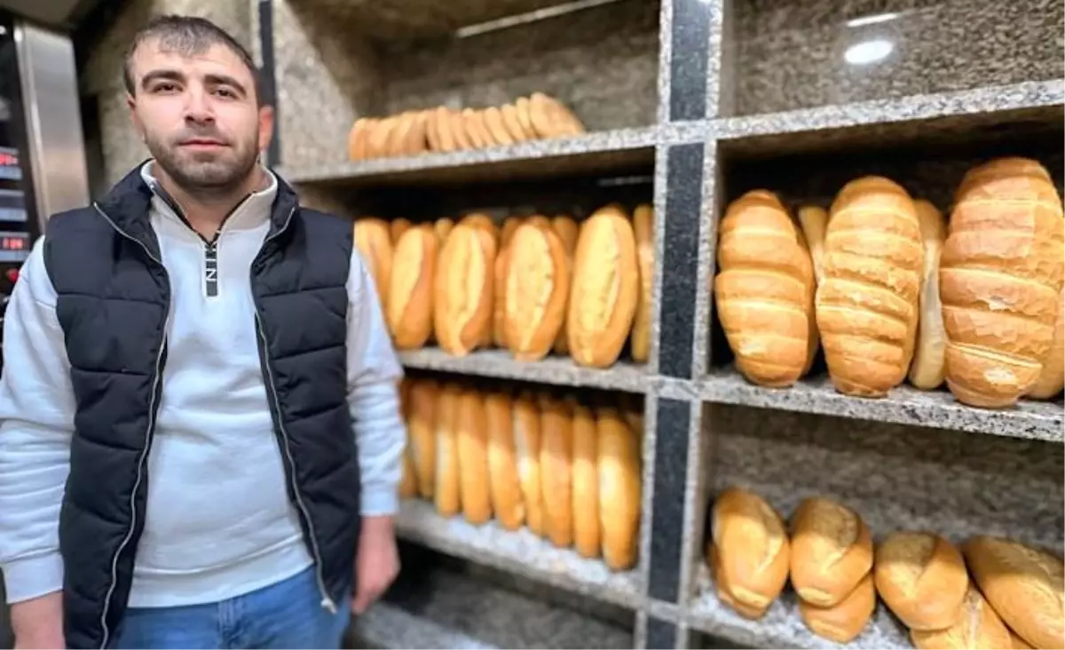 Yüksekova’da Ücretsiz Ekmek Dağıtımı