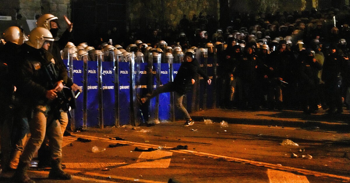 99 kişinin yargılandığı Saraçhane davası 3 Ekim’e ertelendi