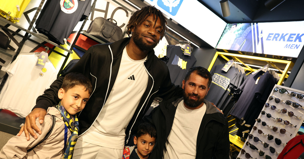 Allan Saint-Maximin’den taraftara jest!